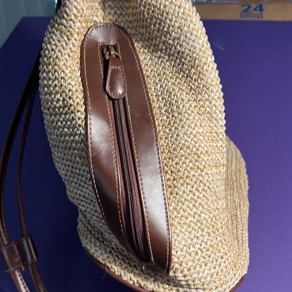 Backpack Style Straw Drawstring Purse. - Picture 3 of 6